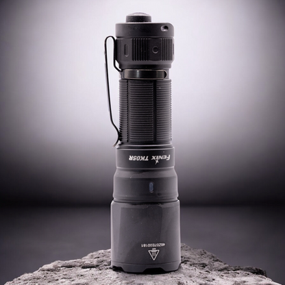 Fenix TK05R – Lampe tactique compacte 1000 lm à faisceau longue portée