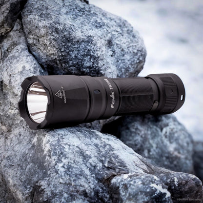 Fenix TK05R – Lampe tactique compacte 1000 lm à faisceau longue portée
