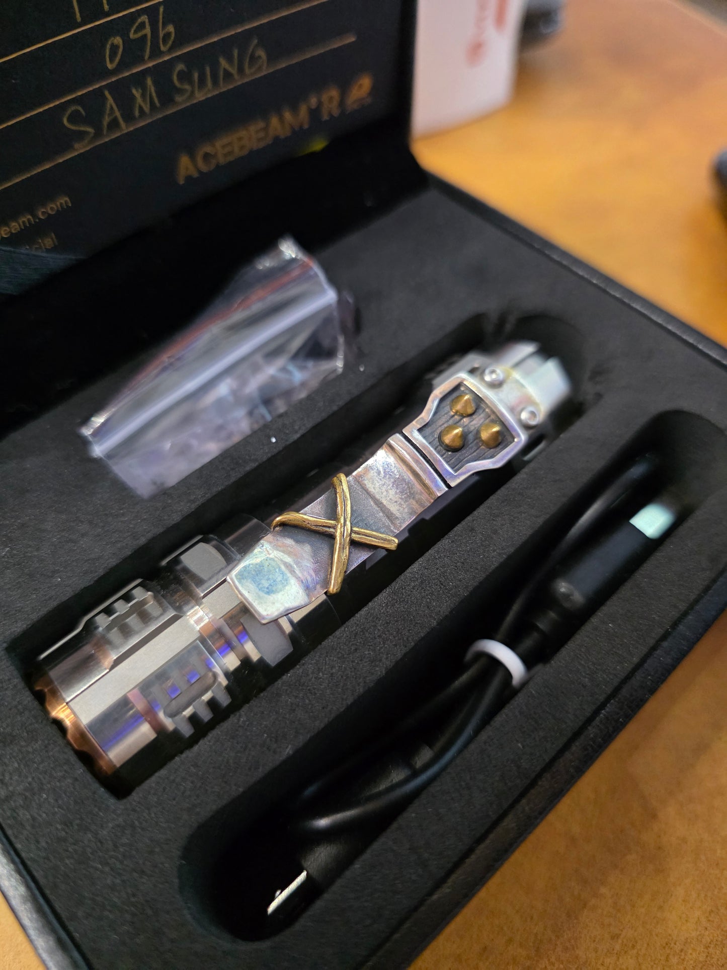 Acebeam TK17 Titane – Édition limitée n°096 (LED Samsung) occasion