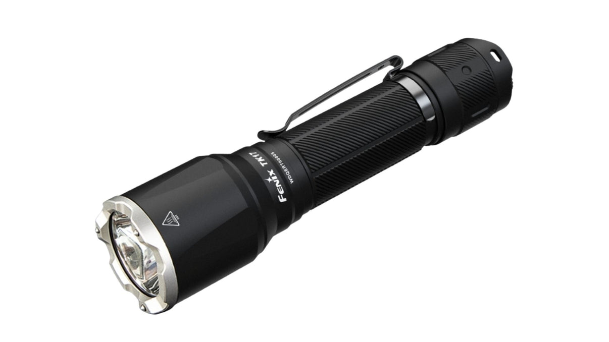 Fenix TK17 – Lampe tactique compacte et puissante  .